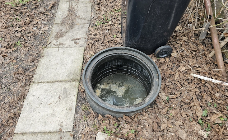 Pełne szambo a zatkana kanalizacja — jak sprawdzić poziom szamba przed wezwaniem hydraulika