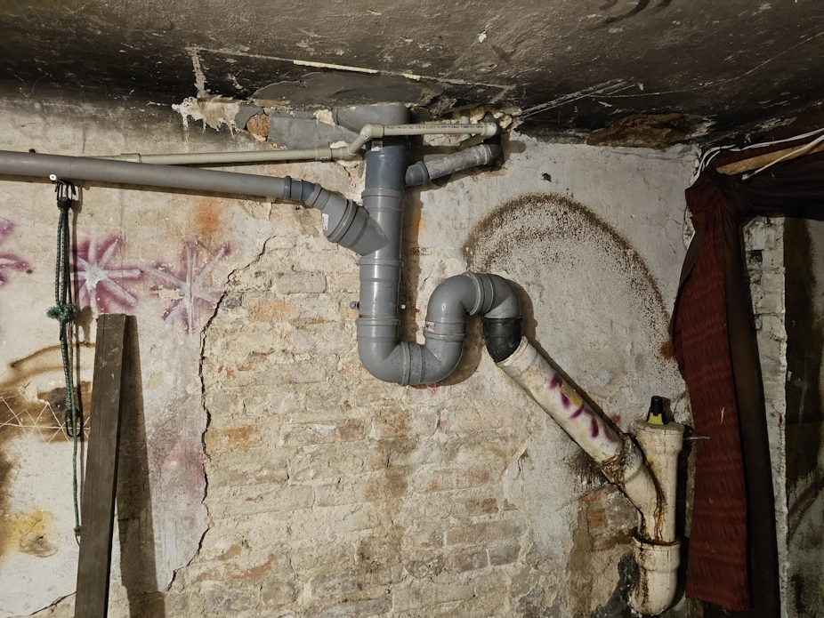 Zasyfonowaniy pion kanalizacyjny w Falenicy w Warszawie Wawer